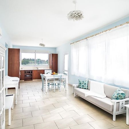 בורוקליני Alcyone Beach House מראה חיצוני תמונה