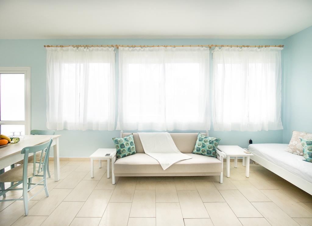 בורוקליני Alcyone Beach House מראה חיצוני תמונה
